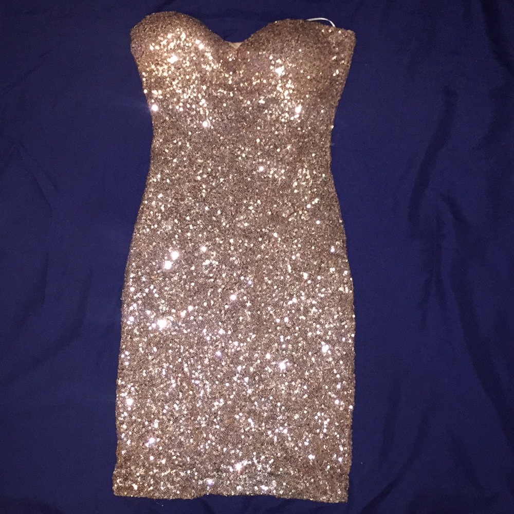 Sequince body-con dress